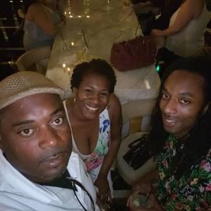 Meet your Posher, Candice